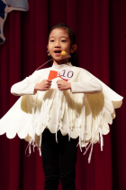 活潑的表情與動作,讓鷺鷥彷彿真的出現在舞臺上。